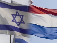 Foto kolase bendera Israel dan Belanda. (Dok. Pixabay)