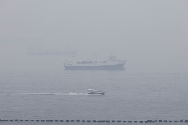 Kabut asap di Singapura akibat kebakaran hutan, Rabu (14/10/2026). (REUTERS/Suhaimi Abdullah)