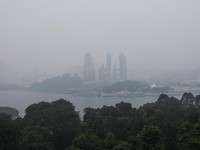 Potret Suram Singapura Terkepung Kabut Asap