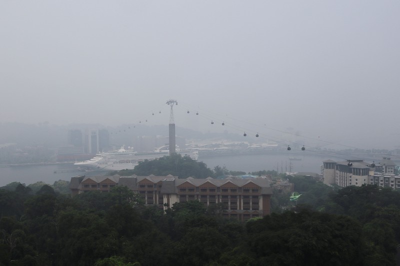 Kabut asap di Singapura akibat kebakaran hutan, Rabu (14/10/2026). (REUTERS/Suhaimi Abdullah)