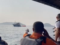 Kapal wisata tradisional KM Feronia tenggelam di perairan Pulau Tatawa, Kabupaten Manggarai Barat, Nusa Tenggara Timur (NTT), Selasa (13/10/2026). (Dok. BASARNAS)