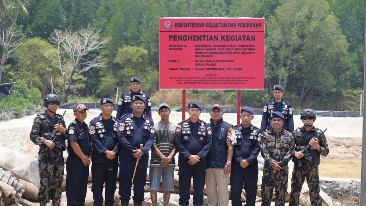 Trenggono Segel Tambak Udang Ilegal di Karimunjawa Seluas 7,7 Hektare