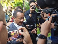 Menko bidang Hilirisasi dan Transisi Energi sekaligus Menteri Energi dan Sumber Daya Mineral (ESDM) Bahlil Lahadalia di Istana Negara, Jakarta, Rabu (14/10/2026). (CNBC Indonesia/Emir Yanwardhana)