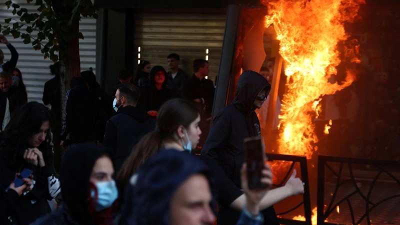 Para mahasiswa Albania menggelar unjuk rasa anti-pemerintah di Tirana, Albania, pada 13 Oktober 2026.