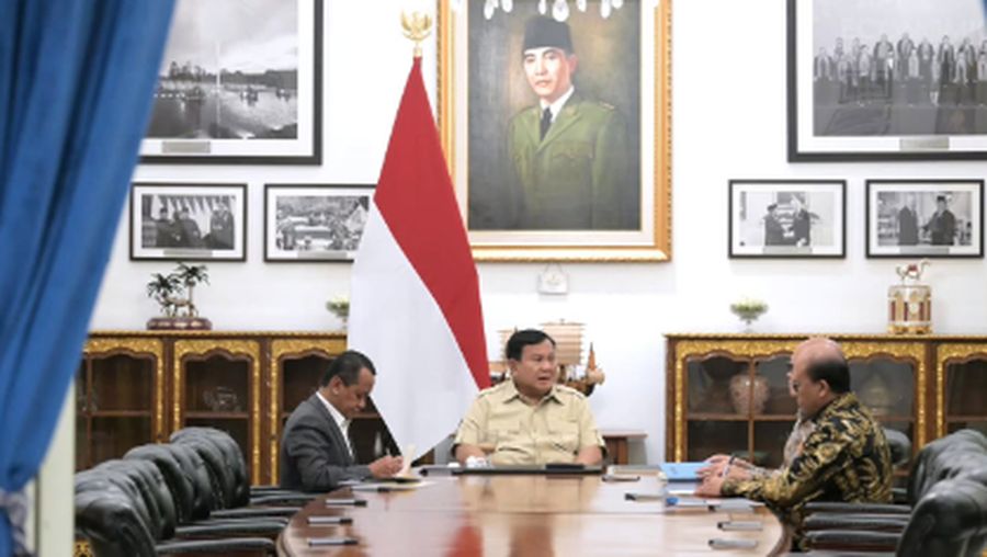 Presiden Prabowo Subianto menerima Menteri Koordinator Bidang Hilirisasi dan Transisi Energi Bahlil Lahadalia di Istana Merdeka, Jakarta, pada Rabu siang, 14 Oktober 2026. (Instagram/sekretraiat.kabinet)