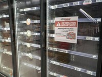 Kulkas Ratusan Supermarket Prancis Diretas: Makanan Rusak-Kebakaran