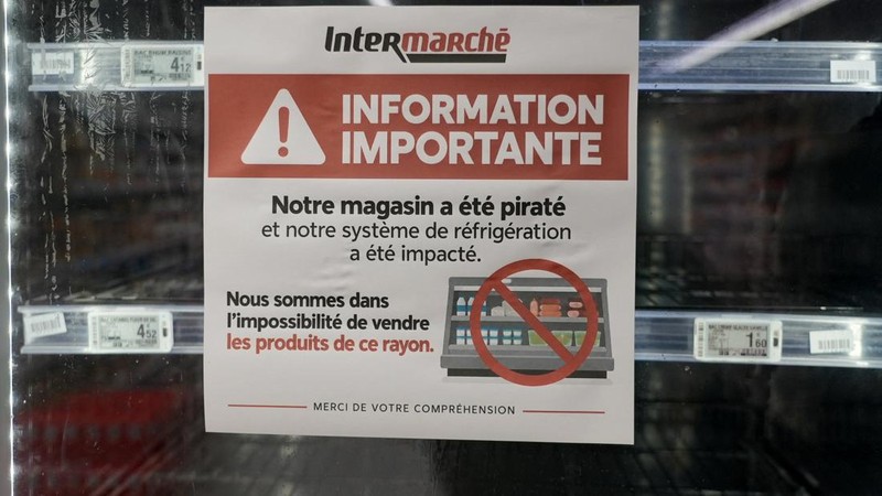 Sejumlah supermarket di Paris, Prancis terkena serangan siber yang menyasar sistem pendingin pada Selasa (13/10/2026). (REUTERS/Lucien Libert)