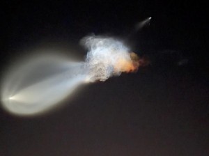 Video: Peluncuran Falcon 9 Hadirkan Fenomena Space Jellyfish di Langit Florida
