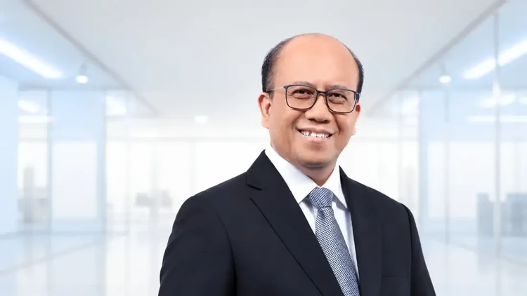 Resmi Diangkat Jadi Dirut PLN, Ini Profil Suroso Isnandar