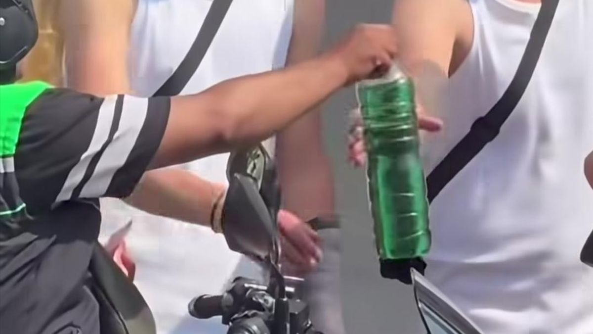 Pria Berpakaian Ojol di Bali Diduga Jual BBM ke Bule Rp 200 Ribu Per 1,5 Liter — NadiKabar.com