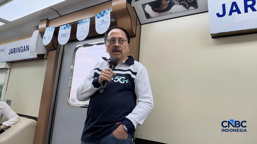 Director & Chief Regulatory Officer EXCL, Merza Fachys saat Media Experience Update 5G Yogyakarta-Solo, Kamis (15/10/2026). (CNBC Indonesia/Intan Rakhmayanti)
