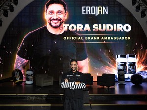Tora Sudiro Masih Tampil Kalcer di Usia 50-an, Apa Sih Rahasianya?