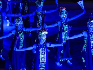 Gandrung Sewu Banyuwangi Usung Konsep Glow in the Dark