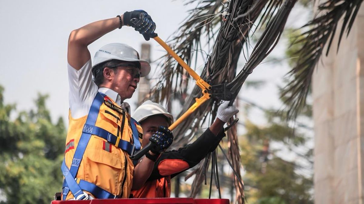 Kabel Semrawut di Bogor Dipotong, Jaringan Optik Dipindah ke Bawah Tanah — NadiKabar.com