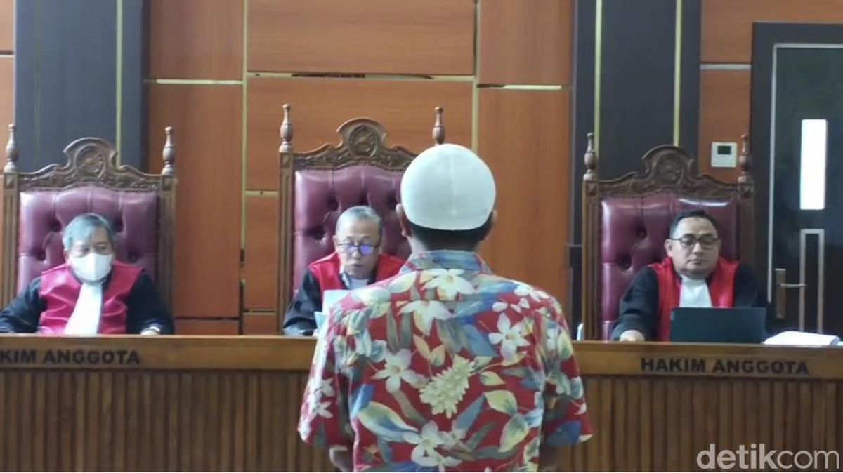 Hakim Vonis Maafkan Yogi di Kasus Jual Ulang Starlink di Mentawai — NadiKabar.com