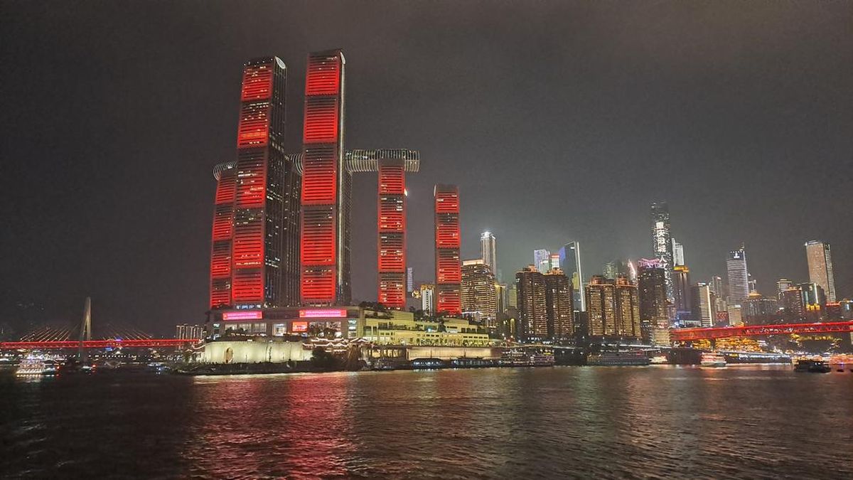 Mengenal Chongqing, 'The City of Rivers' di China yang Menyala di Malam Hari — NadiKabar.com