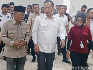 Menkop Cek Ketersediaan Barang Subsidi di KDMP Sambiroto Nganjuk