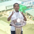 Menteri Koordinator Bidang Hilirisasi dan Transisi Energi sekaligus Menteri ESDM, Bahlil Lahadalia saat menyampaikan sambutan dalam Peresmian Kilang LPG (Liquefied Petroleum Gas) Cilamaya, Jawa Barat, Kamis (15/10/2026). (Tangkapan Layar Youtube/Keme