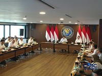 Menteri Koordinator Bidang Infrastruktur dan Pembangunan Kewilayahan, Agus Harimurti Yudhoyono dalam Rapat Koordinasi Swasembada Air Nasional di kantornya, Jakarta, Kamis (15/10/2026). (CNBC Indonesia/Martyasari Rikzy)