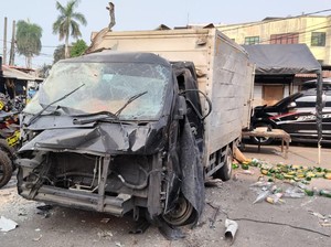 Kuatnya Ledakan di Pasar Cimanggis Bikin Mobil Boks Sampai Terpental