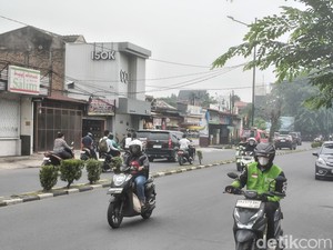 Kabut Asap Selimuti Kota Medan, Sebagian Warga Mulai Gunakan Masker