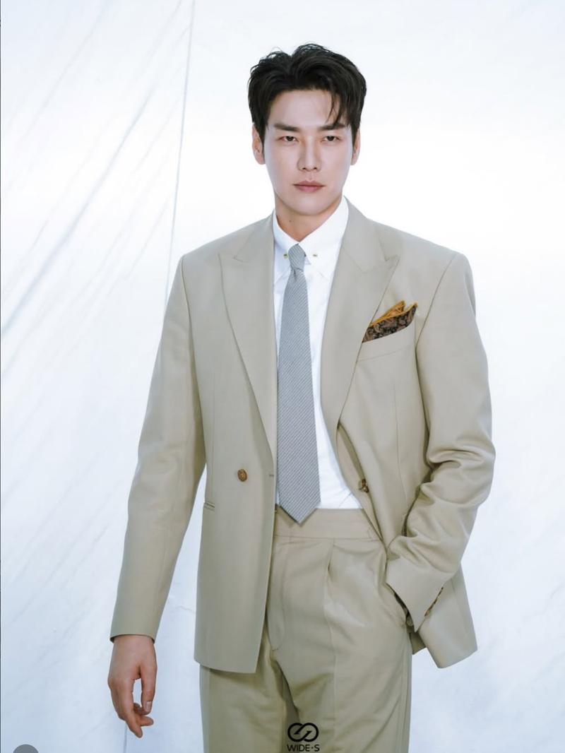 6 Fakta Asmara Kim Young-kwang Pemain Take Charge of My Heart, Siapa Pacarnya?