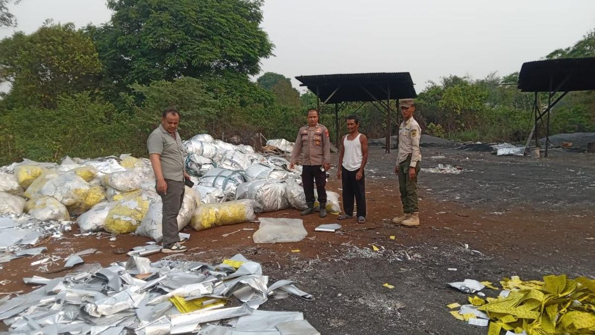Polisi Minta Setop Pembakaran Bungkus Permen yang Diprotes Warga Bogor — NadiKabar.com