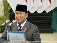 Presiden Prabowo Subianto melantik dan mengambil sumpah Pejabat Negara/Pemerintah, Istana Negara, Jakarta, Kamis (15/10/2026). (Tangkapan Layar Youtube/Sekretariat Presiden)