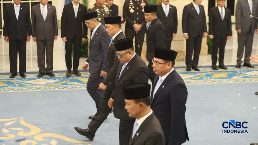 Presiden Prabowo Subianto melantik sejumlah pejabat baru di lingkungan Kabinet Merah Putih dan Tentara Nasional Indonesia (TNI) di Istana Negara, Jakarta, Kamis (15/10/2026).