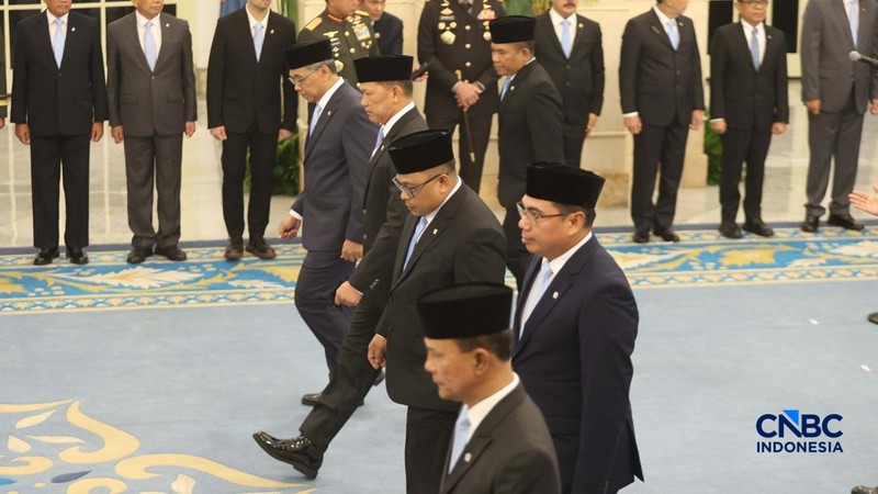 Presiden Prabowo Subianto melantik sejumlah pejabat baru di lingkungan Kabinet Merah Putih dan Tentara Nasional Indonesia (TNI) di Istana Negara, Jakarta, Kamis (15/10/2026).