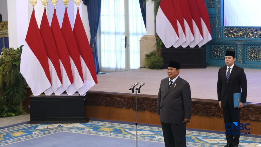 Presiden Prabowo Subianto melantik sejumlah pejabat baru di lingkungan Kabinet Merah Putih dan Tentara Nasional Indonesia (TNI) di Istana Negara, Jakarta, Kamis (15/10/2026).