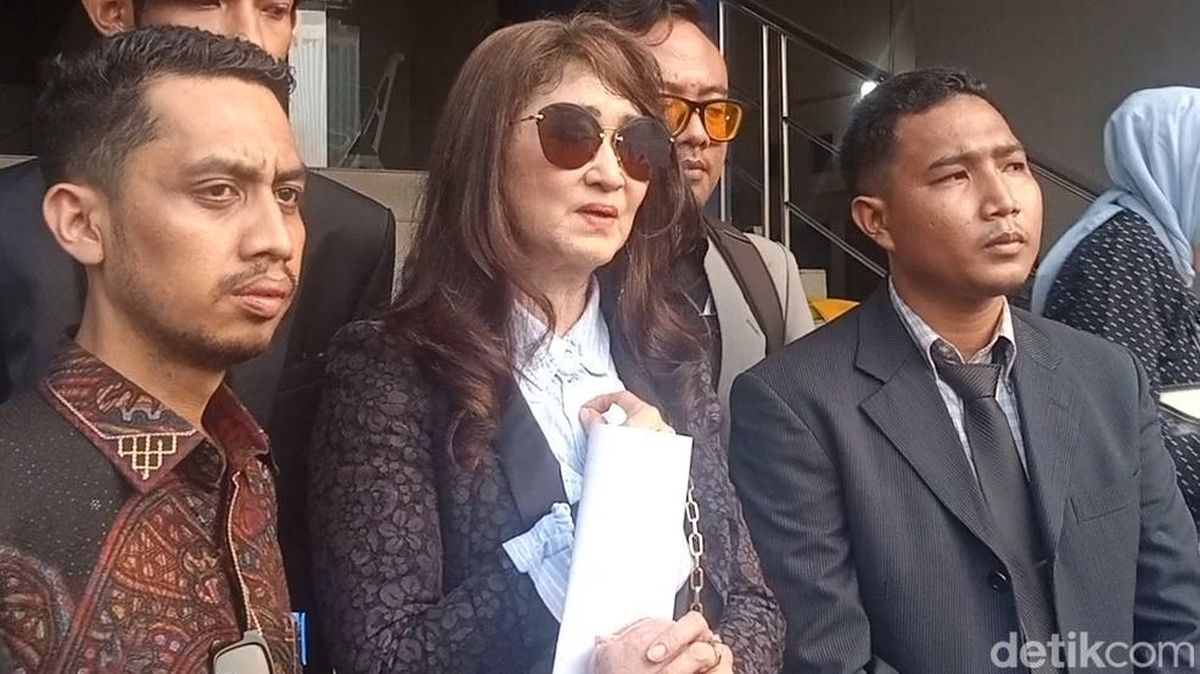 Ilustrasi berita Hiburan: Ratu Ekstasi Diungkit Buat Serang Anak, Zarima: Masa Lalu Saya Sudah Selesai