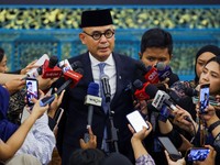Indonesian Foreign Minister, Arrmanatha Nasir speaks to media after his inauguration at the State Palace in Jakarta, Indonesia, October 1, 2026. REUTERS/Ajeng Dinar Ulfiana