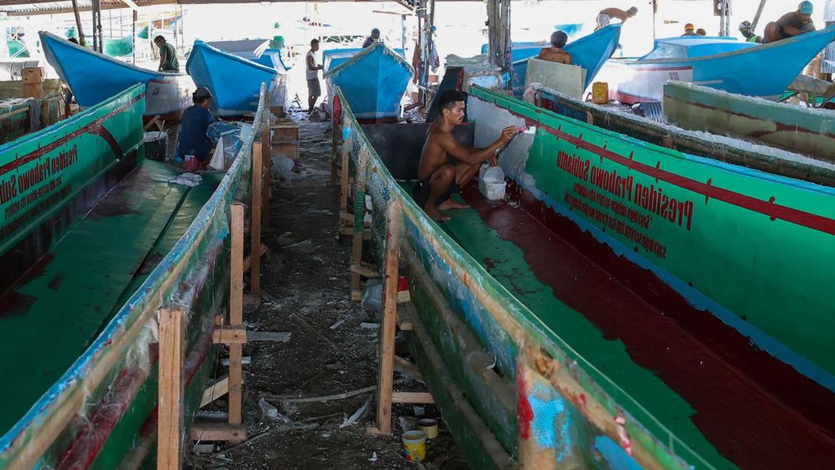 Intip Pembuatan Perahu Fiber untuk Nelayan di Kampung Nelayan Merah Putih — NadiKabar.com