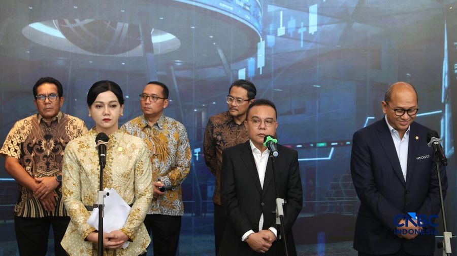 Kapolri Suyudi Ario Seto, CEO Danantara Rosan, Ketua OJK Friderica, Ketua DPR RI Sufmi Dasco, Kepala BP BUMN Dony Oskaria, Kepala Eksekutif PMDK Hasan Fawzi sambangi gedung Bursa Efek Indonesia (BEI) pada Jumat (16/10/2026). (CNBC Indonesia/Muhammad