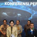 Kapolri Suyudi Ario Seto, CEO Danantara Rosan, Ketua OJK Friderica, Ketua DPR RI Sufmi Dasco, Kepala BP BUMN Dony Oskaria, Kepala Eksekutif PMDK Hasan Fawzi sambangi gedung Bursa Efek Indonesia (BEI) pada Jumat (16/10/2026). (CNBC Indonesia/Muhammad
