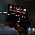 Layar menampilkan pergerakan Indeks Harga Saham Gabungan (IHSG) di Bursa Efek Indonesia, Jakarta, Jumat (16/10/2026). (CNBC Indonesia/Muhammad Sabki)