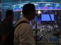 Layar menampilkan pergerakan Indeks Harga Saham Gabungan (IHSG) di Bursa Efek Indonesia, Jakarta, Jumat (16/10/2026). (CNBC Indonesia/Muhammad Sabki)