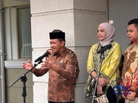 Menko Hilirisasi dan Transisi Energi sekaligus Menteri ESDM Bahlil Lahadalia konfrensi pers mengenai kondisi BBM. (CNBC Indonesia/Firda Dwi Muliawati)