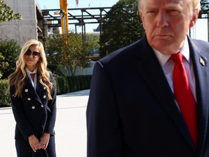 Dikritik Soal Toilet, China Minta Jubir Baru Trump Sering-sering Berkunjung