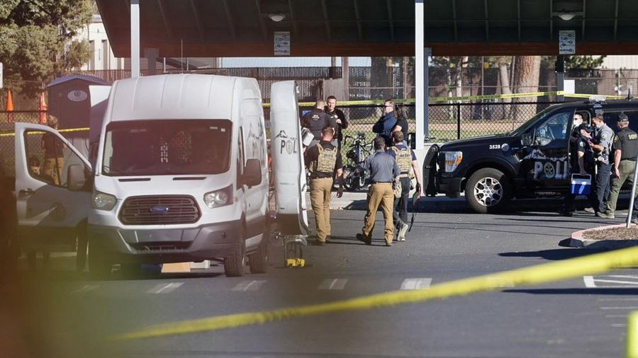 Suasana setelah penembakan di Sekolah Dasar Silver Rail di Bend, Oregon, Amerika Serikat (AS), Kamis (15/10/2026). (REUTERS/Rob Kerr)
