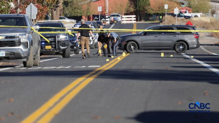 Suasana setelah penembakan di Sekolah Dasar Silver Rail di Bend, Oregon, Amerika Serikat (AS), Kamis (15/10/2026). (REUTERS/Rob Kerr)