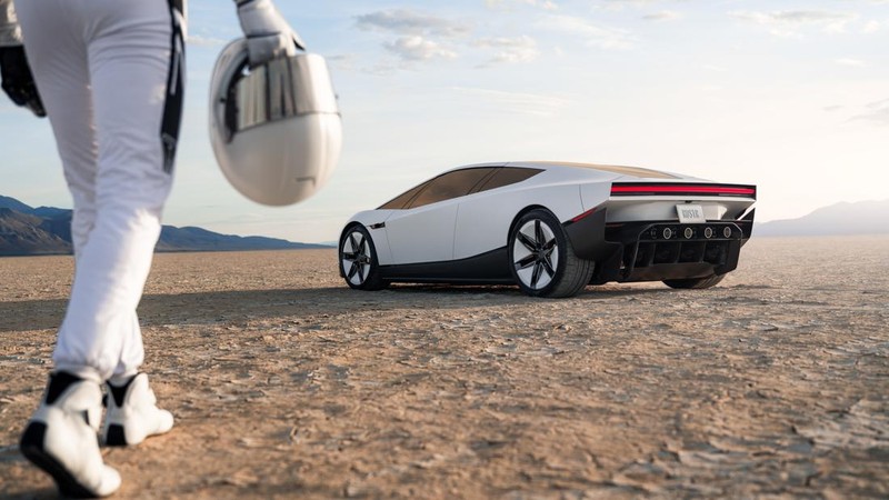 Tesla memperkenalkan generasi terbaru mobil sport listrik Roadster yang dilengkapi pendorong bergaya roket pada Kamis (15/10/2026). (X/@Tesla)