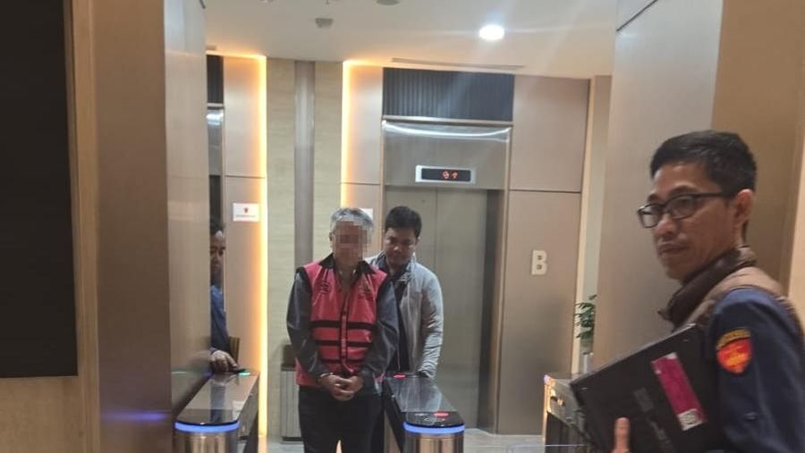 Tim Penyidik pada Jaksa Agung Muda Bidang Tindak Khusus (JAM PIDSUS) menetapkan satu orang tersangka berinisial AL selaku Direktur merangkap Corporate Secretary PT TPL dalam perkara dugaan tindak pidana korupsi transfer pricing oleh PT TPL kepada ent