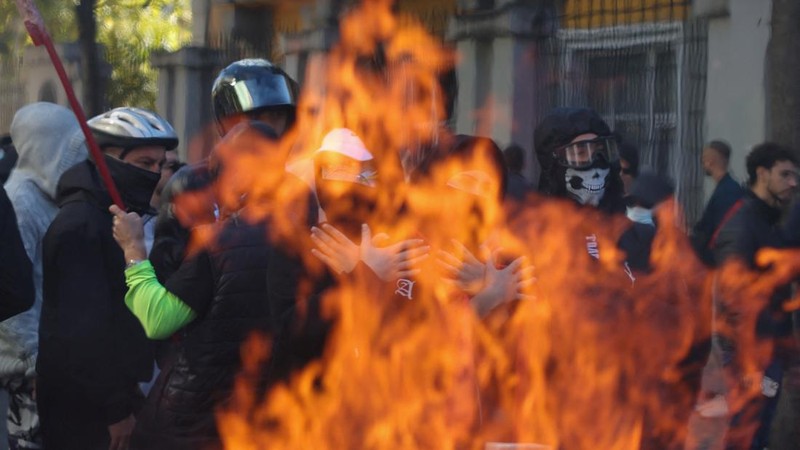 Aksi protes anti-pemerintah oleh para pelajar di Tirana, Albania, Sabtu (17/10/2026). (REUTERS/Louisa Gouliam)
