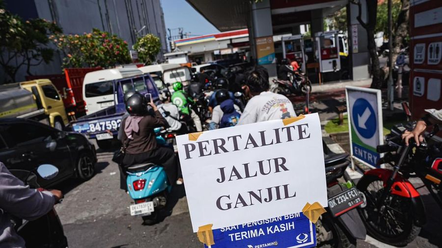 Pertamina Patra Niaga Regional Jatimbalinus berkolaborasi dengan seluruh pemangku kepentingan Provinsi Bali memastikan antrean di SPBU Bali berangsur landai di hari pertama penerapan ganjil-genap pengisian Bahan Bakar Minyak (BBM) jenis Pertalite.