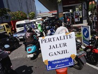 Pertamina Patra Niaga Regional Jatimbalinus berkolaborasi dengan seluruh pemangku kepentingan Provinsi Bali memastikan antrean di SPBU Bali berangsur landai di hari pertama penerapan ganjil-genap pengisian Bahan Bakar Minyak (BBM) jenis Pertalite.