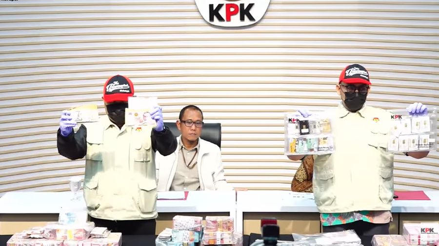 Konferensi pers KPK terkait peristiwa tangkap tangan dugaan TPK penggunaan dana siap pakai di lingkungan BNPB, Jumat (16/10/2026). (YouTube/KPK RI)