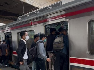 Keluh Kesah Anker Red Line Sebab KRL INKA Langganan Masalah