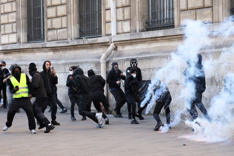Protes nasional menentang tingginya biaya hidup di Paris, Prancis, Sabtu (17/10/2026). (REUTERS/Manon Cruz)